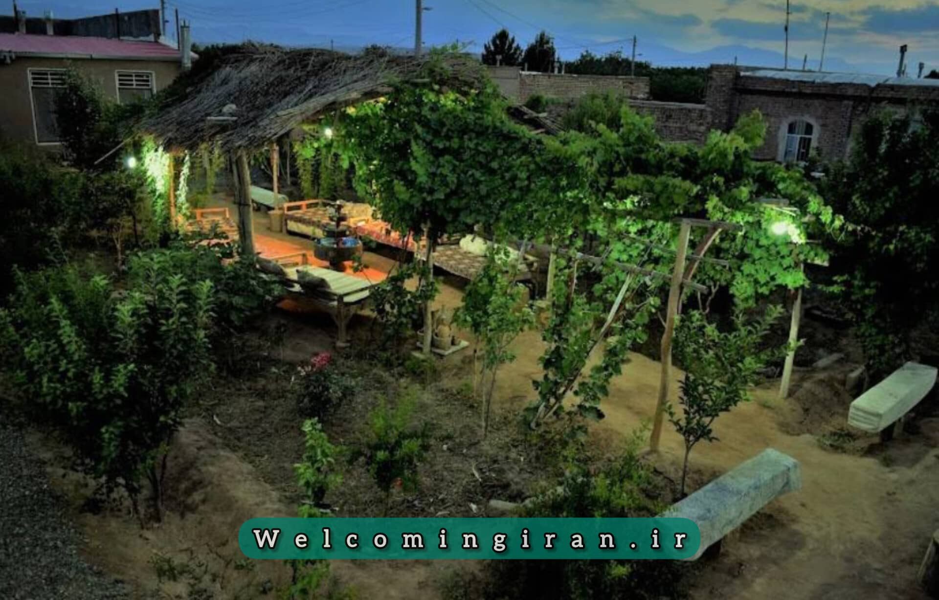 اقامتگاه بومگردی شبهای کاغذی کاشان